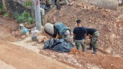 Kolaborasi Satgas TMMD ke-130 dan Beko, Pemasangan Gorong-Gorong Terus Dikebut di Mangsang Maju