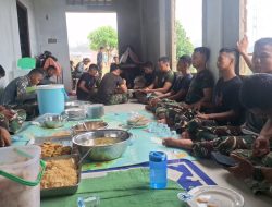 Tak Ada Sekat antara Prajurit dan Rakyat, Makan Bersama Satgas TMMD ke-130 Hadirkan Kehangatan Keluarga